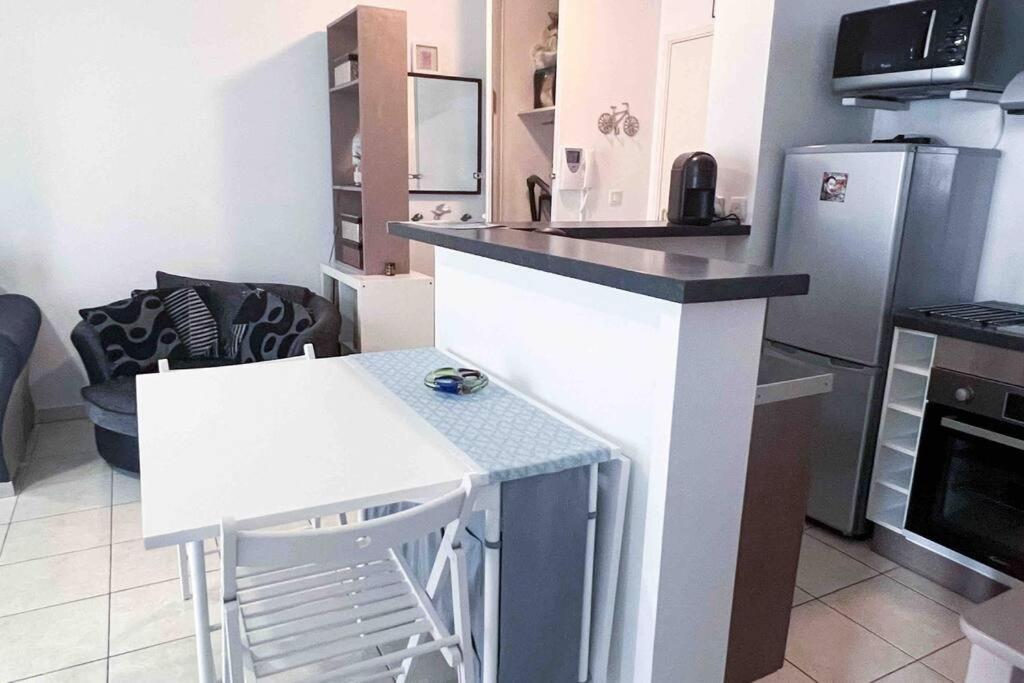 Appart Avec Terrasse Et Parking A 2 Pas De Disney Montévrain Exteriér fotografie
